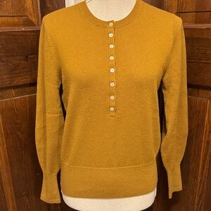 Everlane Cashmere Golden Brown Buttoned Crew Neck Henly Sweater